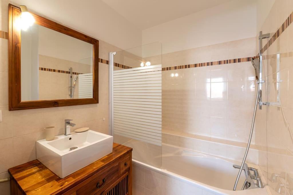 Ravissante Maison 3* Avec Jacuzzi Proche Lac 比斯卡罗斯 外观 照片