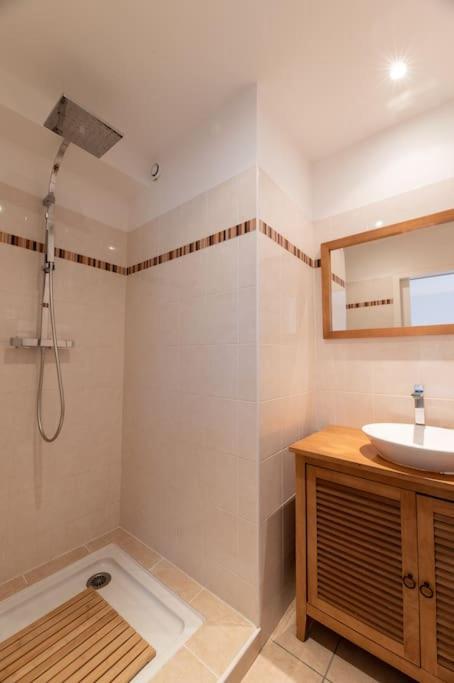 Ravissante Maison 3* Avec Jacuzzi Proche Lac 比斯卡罗斯 外观 照片